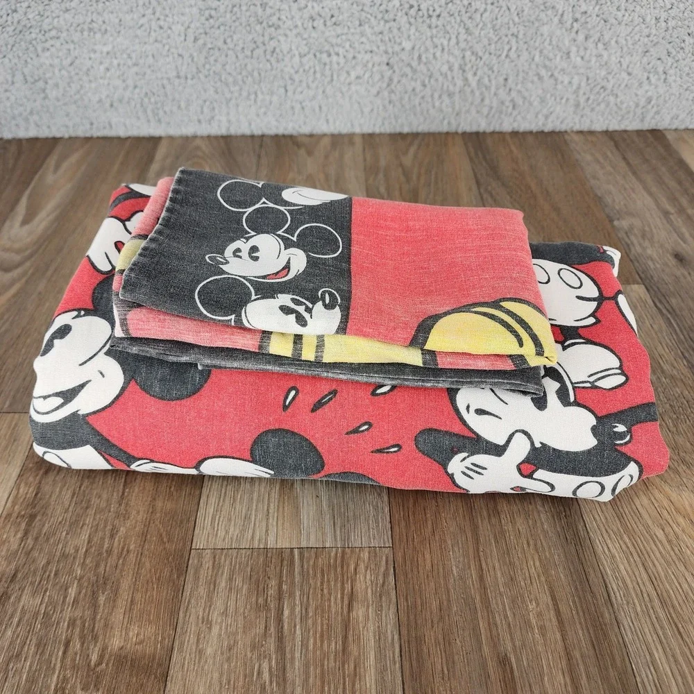 Vintage Disney Mickey Mouse Twin Size Zip‎ Duvet Cover & Pillow Case Red & Black